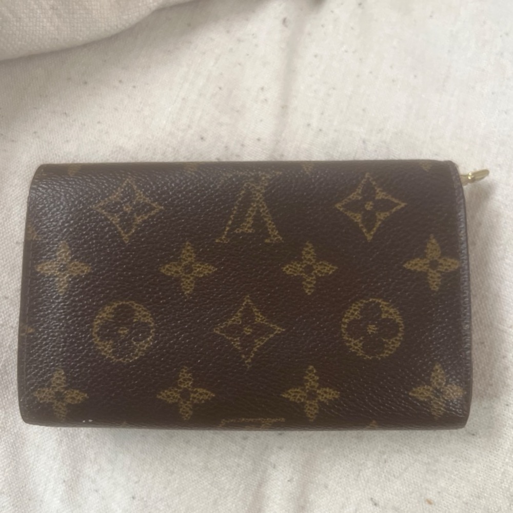 Authentic Louis Vuitton Monogram Wallet - Picture 2 of 16